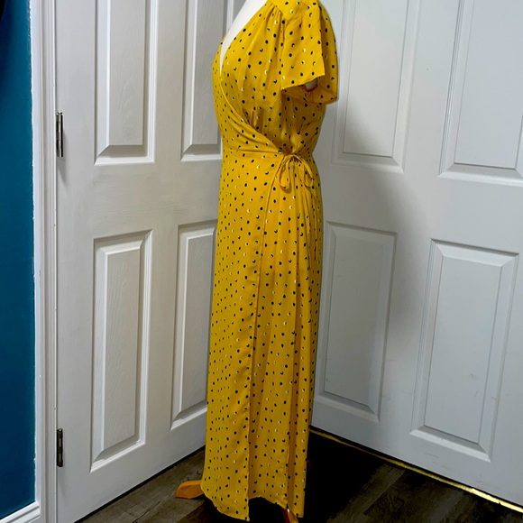 SOLD!!! SPIRIT OF GRACE Yellow Wrap Dress Size Medium - Picture 4 of 6